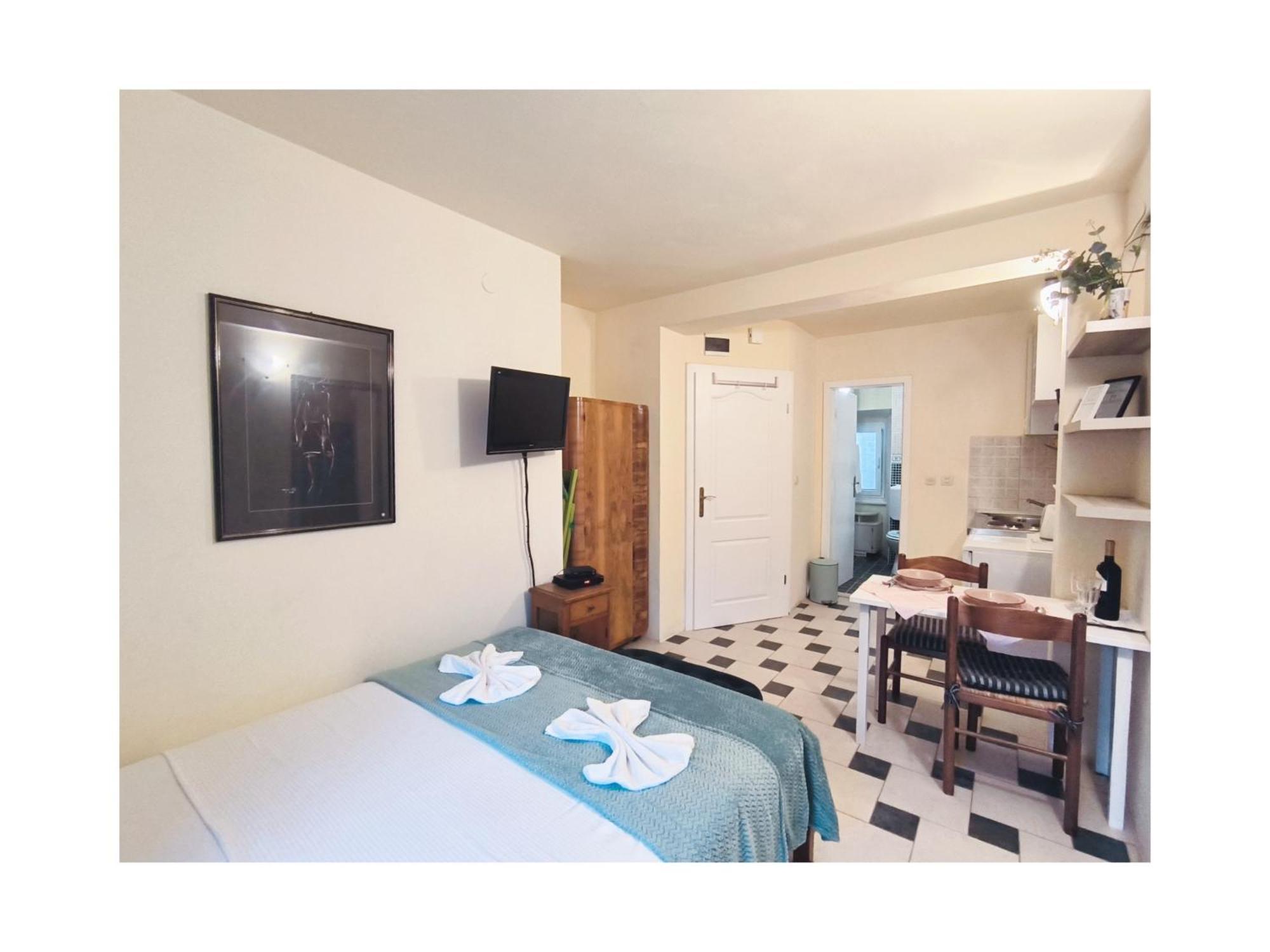Apartments Senko Trpanj Bagian luar foto